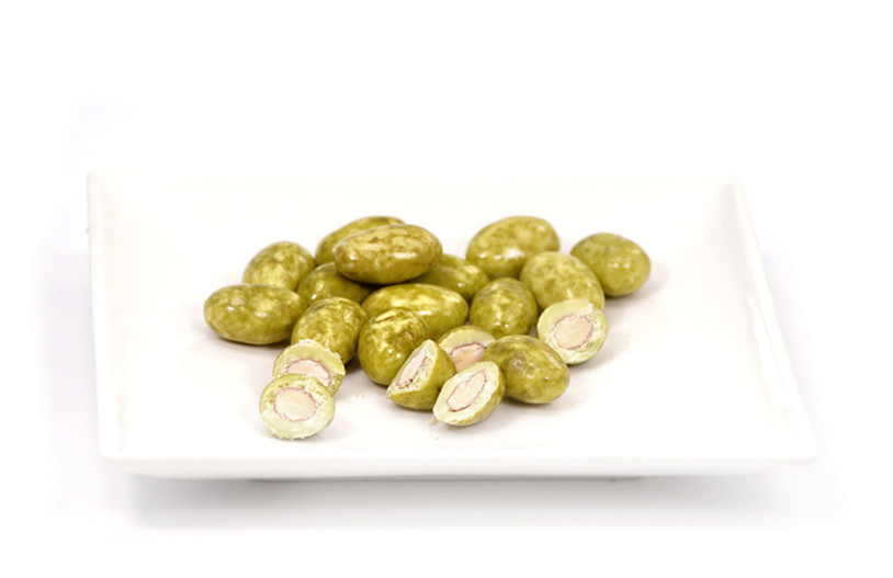 Mandelkerne mit Matcha